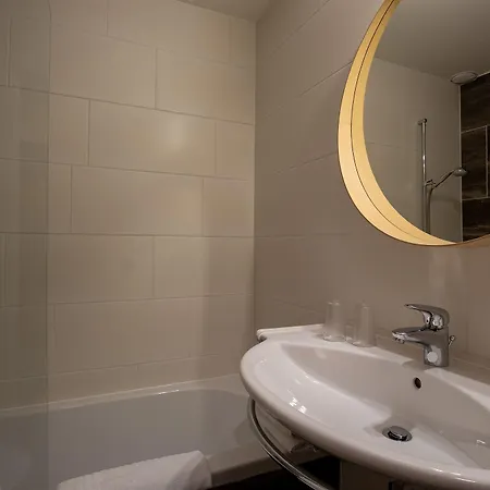 アクティフホテル クリスタル ホテル 4*