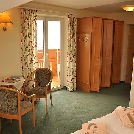 Hotel Classic By Crystal