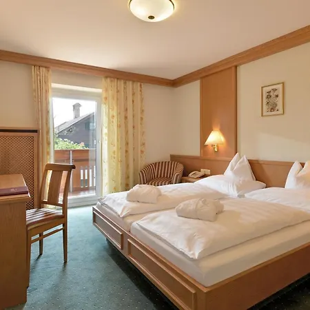 ホテル アクティフホテル クリスタル サンクト・ジョアン・イン・チロル