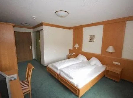 Classic By Crystal Hotel 4*