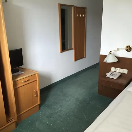 Classic By Crystal Hotel