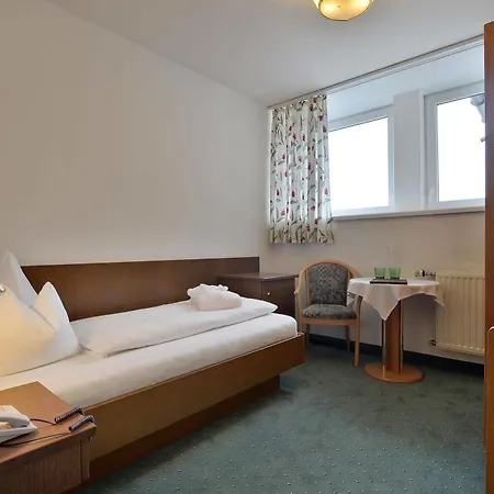 Classic By Crystal Hotel